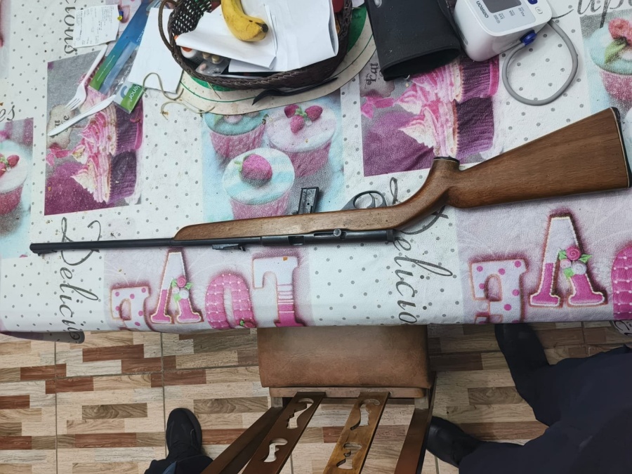 Un jubilado de 87 años mató con una carabina a un ladrón que quiso atacarlo con una barreta