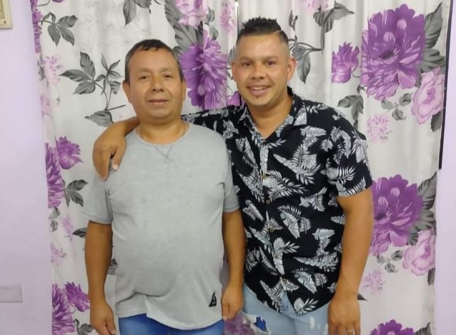 Iba a una estación de servicio de La Plata, tuvo un triste descuido y ahora pide ayuda por su salud: ”No se dio cuenta”