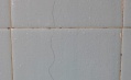 Encontró un pelo de otra chica en el baño de su casa y dudó del argumento de su pareja: "Voy a fingir demencia hasta que..."
