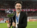 Domínguez cada vez más Pincharrata: Tiene su propia filial y ahora recibió un preciado obsequio de la gesta de Old Trafford