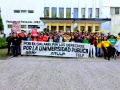 Multitudinario abrazo simbólico en la Facultad de Psicología de la UNLP contra los recortes a la educación pública