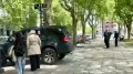 Identificaron al conductor que cruz&oacute; Plaza Moreno con una camioneta y podr&iacute;a quedarse sin registro