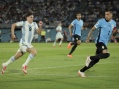 Argentina con un golazo de Tiago Almada derrotó a Uruguay en Montevideo y quedó a un paso del próximo mundial