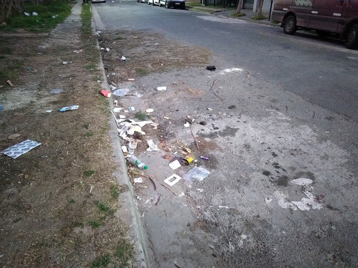 En Villa Elvira y el barrio UPCN reclamaron por la suciedad en varias ...