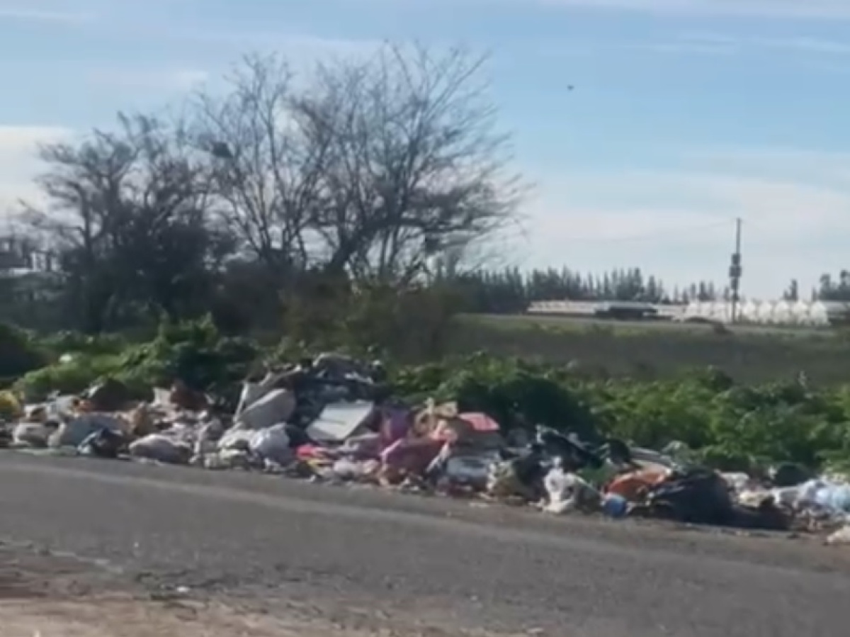En Olmos reclamaron por basura acumulada en 10 cuadras: "Está lleno de ...