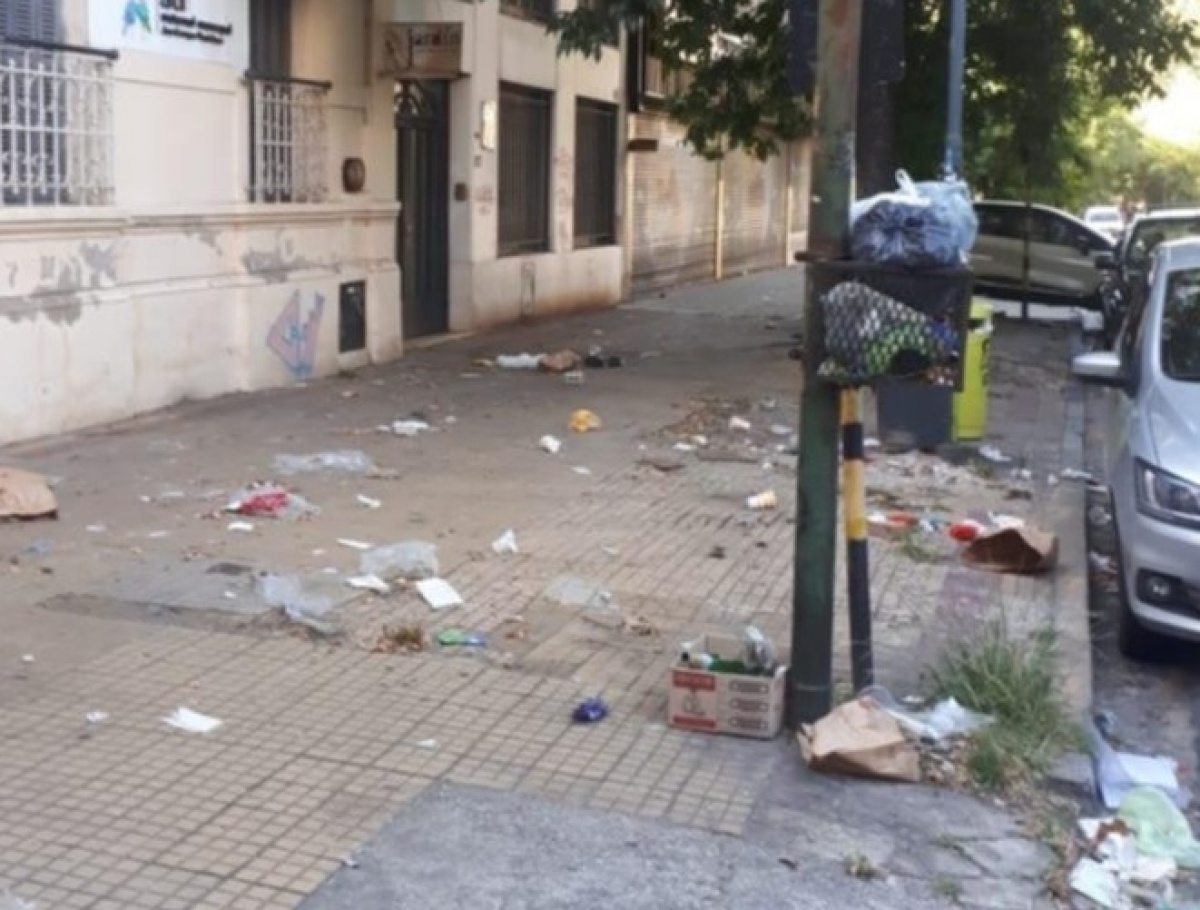 En la zona de 6 y 42 reclamaron por suciedad y basura frente a un ...