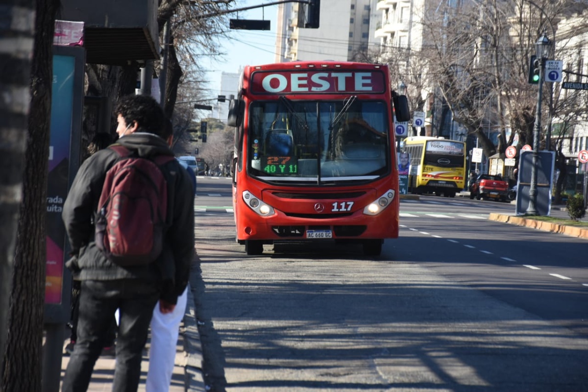 Reforma del sistema de micros en La Plata: el municipio ajusta las ...