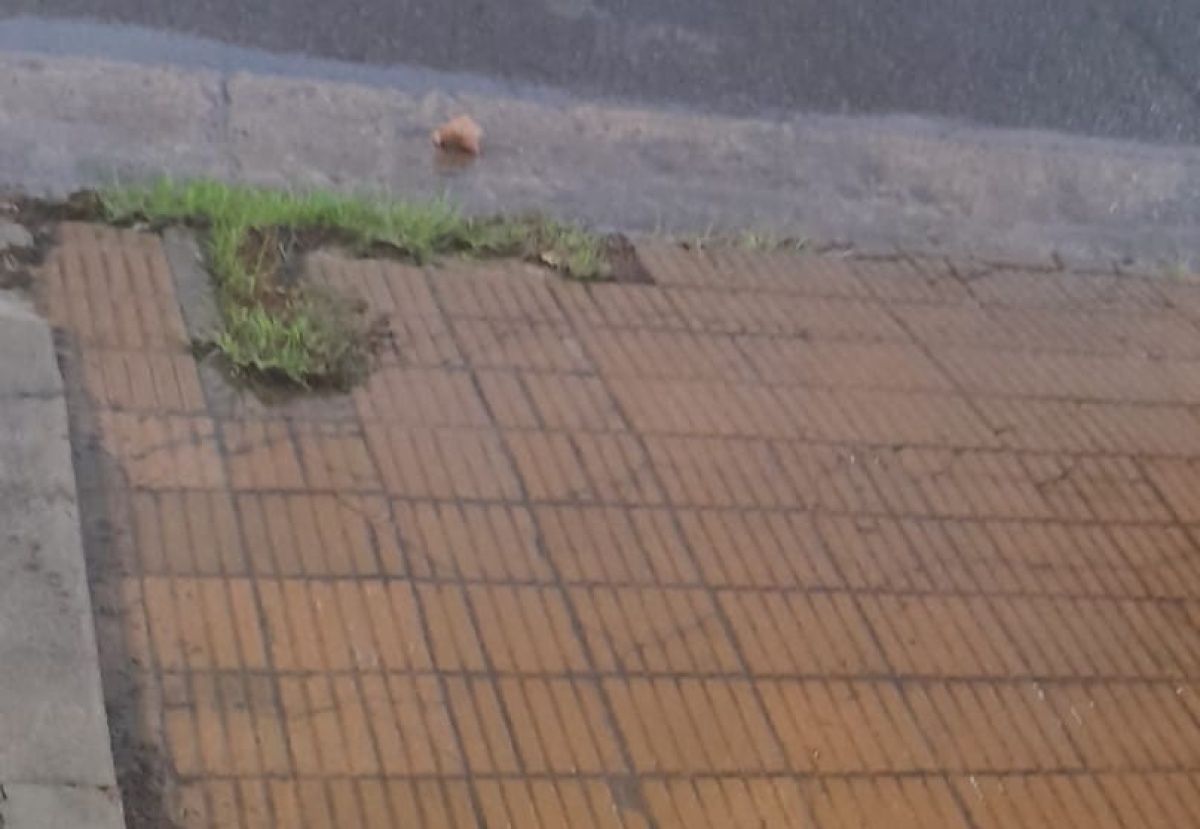 En 86 y 116 reclamaron por una pérdida de agua que ya lleva tres meses ...
