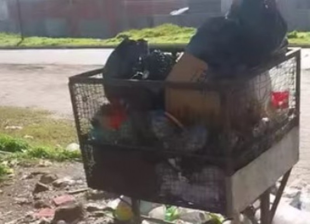 Canastos de basura repletos en el Barrio Aeropuerto encienden los ...