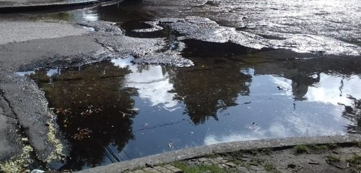 Vecinos de Los Hornos piden que se arregle una pérdida de agua ...