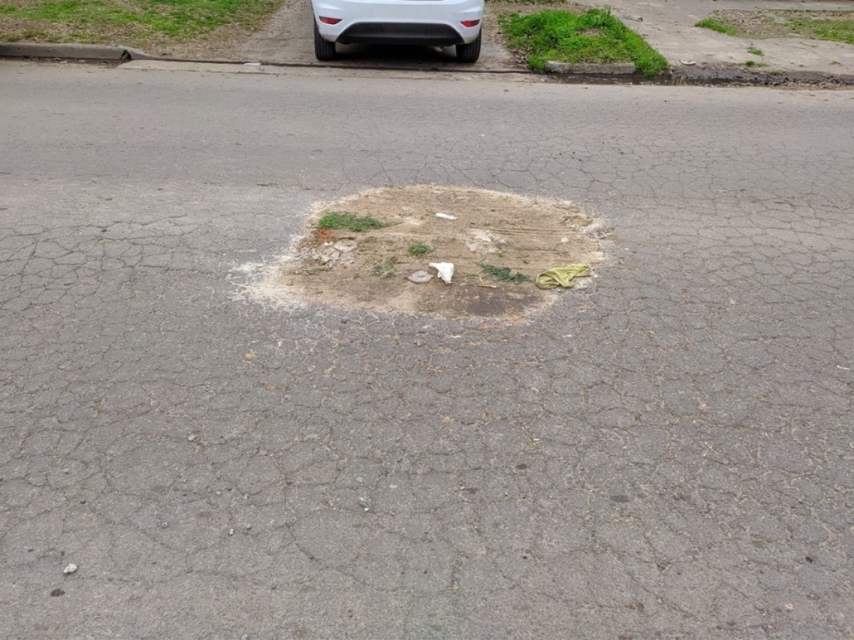 Vecinos de Los Hornos denuncian medidas provisorias en baches en 54 y ...