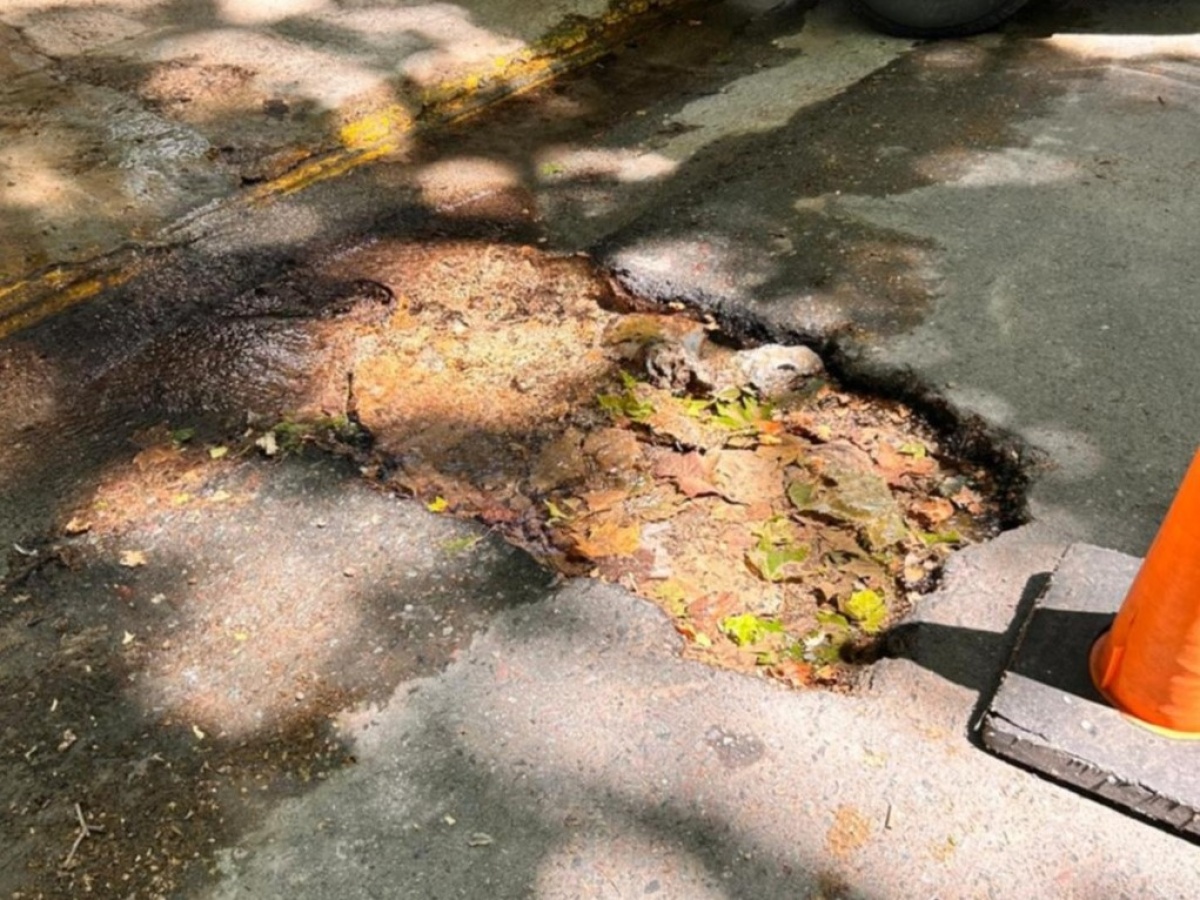 Vecinos reclamaron por una enorme pérdida de agua: “Es un desperdicio”