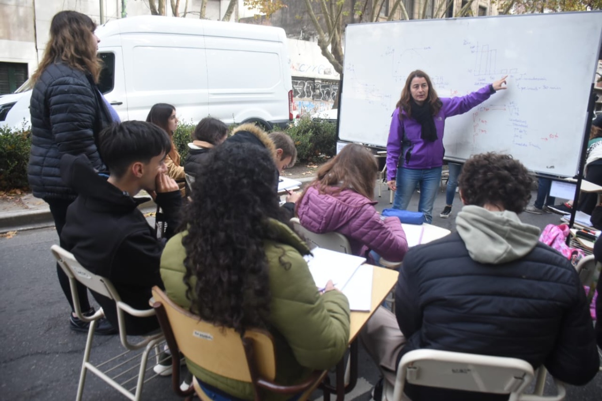 Lanzaron un nuevo paro de docentes universitarios durante 48 horas ante ...