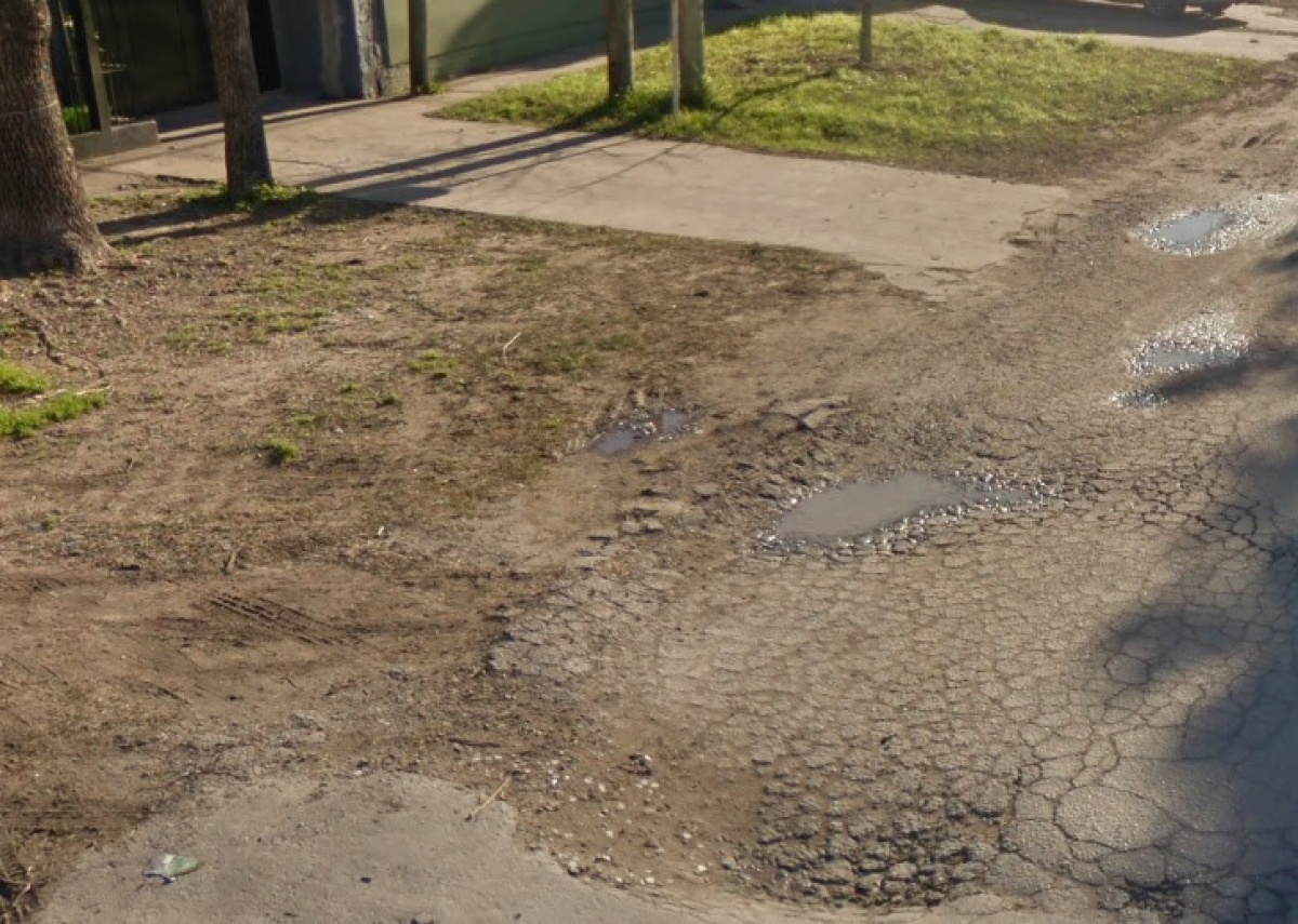 En 139 y 67, los vecinos reclamaron por el mal estado de la calle: "Hay ...