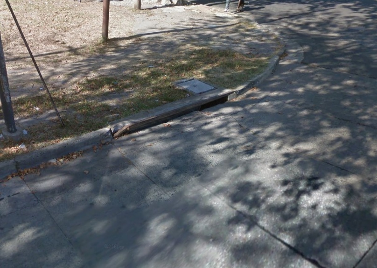 En 66 y 24, los vecinos se quejaron por la falta de una tapa de una ...