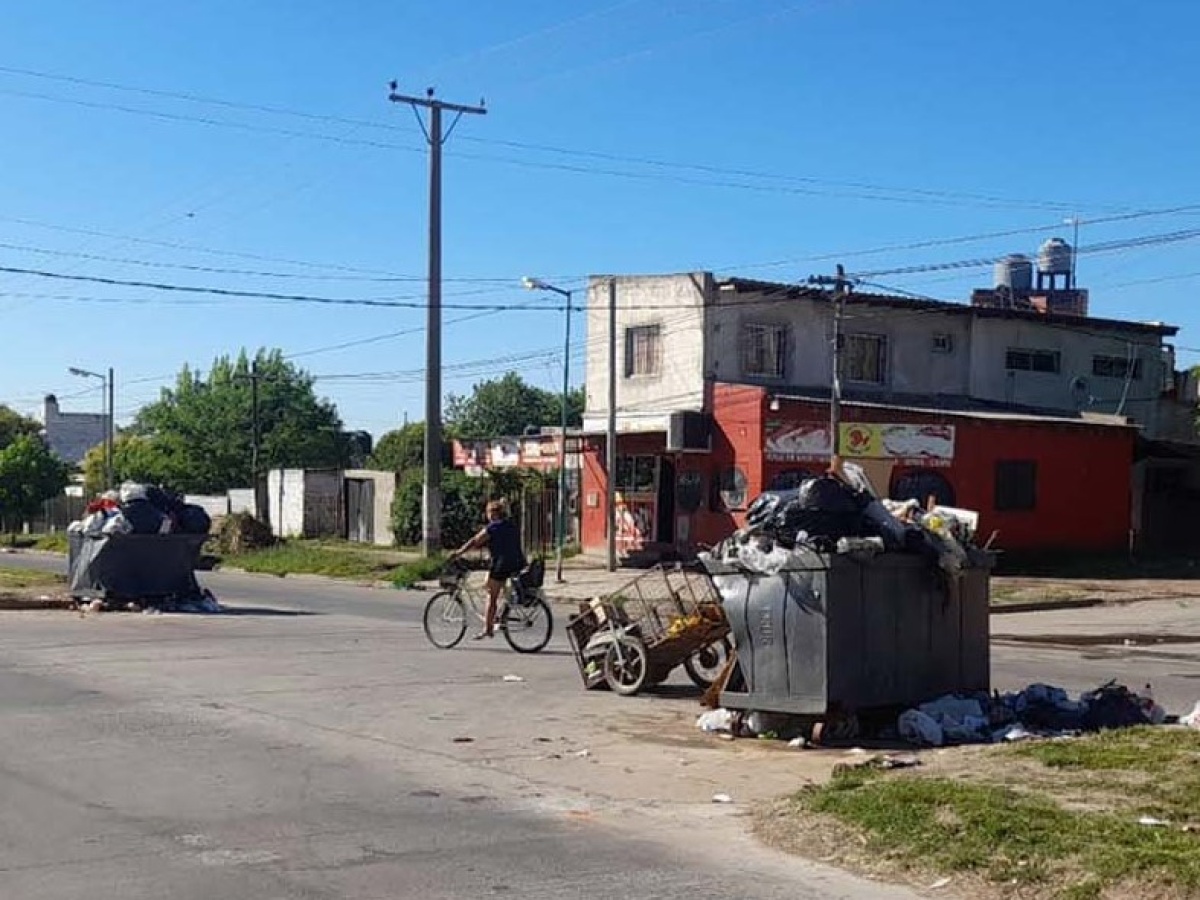 En 155 y 524, los vecinos reclamaron por la falta de recolección de ...
