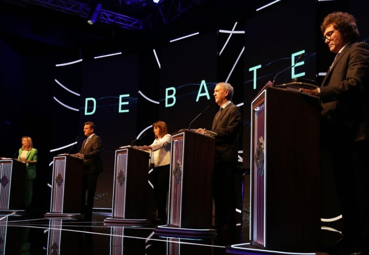 Con cruces sobre la dolarización, la educación pública y los Derechos Humanos, se realizó el primer debate presidencial