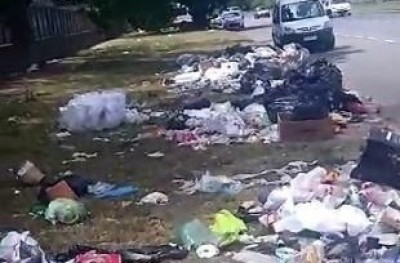Vecinos reclamaron por un basural al aire libre cerca del policlínico de La Plata