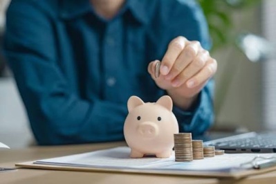 Más de la mitad de la clase media usó sus ahorros o se endeudó para llegar a fin de mes