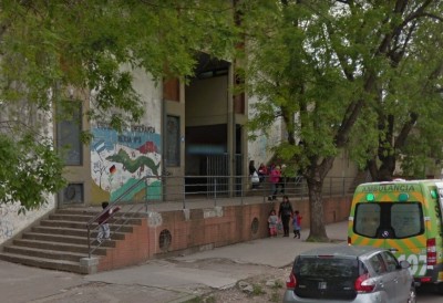 Temor en Los Hornos por un enfrentamiento entre alumnos de dos escuelas: hubo intervención policial