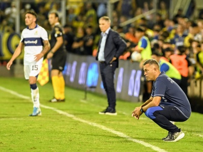 ¿Qué resolución tomó Flores durante el receso del torneo?