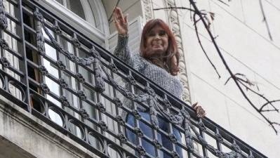 Cristina Kirchner denunció “otro show judicial en Comodoro Py” al comenzar el juicio por la causa de los cuadernos
