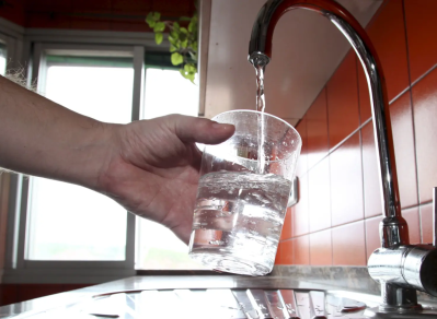 Oficializaron que la tarifa de agua en La Plata subirá un 200% desde mayo y habrá otro aumento en julio