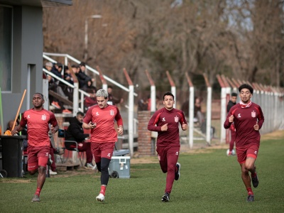 ¿Por qué el plantel de Estudiantes vivó una intensa jornada en el predio de City Bell?