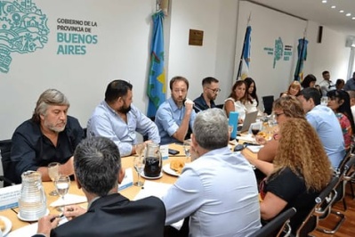 Nueva pulseada salarial en Provincia: gremios docentes reclaman un aumento mayor al 7%
