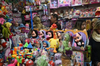 Pelotas para varones y "cocinita" para mujeres: Lordén pidió encarar un amplio debate con las jugueterías de la Provincia