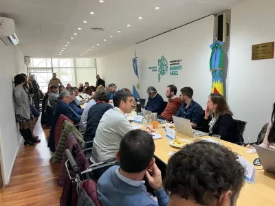 Los docentes bonaerenses consideraron "insuficiente" la oferta salarial y se pasó a un cuarto intermedio