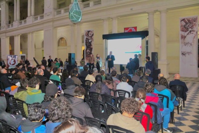 Julio Alak lanzó un programa para promover el empleo en los jóvenes de La Plata