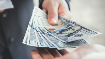 A pesar del “blanqueo” que analiza el Gobierno, todavía no habilitarían el uso de dólares para pagar impuestos