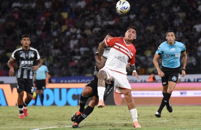 En Santiago del Estero acusaron a Estudiantes de condicionar al árbitro