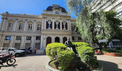 Los no docentes universitarios de La Plata convocaron a un nuevo paro