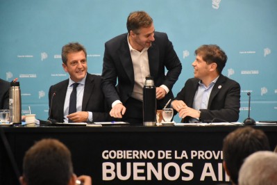 Kicillof y los intendentes peronistas sellaron su compromiso con Massa para controlar Precios Justos