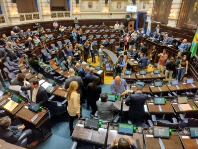 Se terminó la rosca de los plazos electorales: La Legislatura Bonaerense aprobó que las listas se presenten el 19 de julio