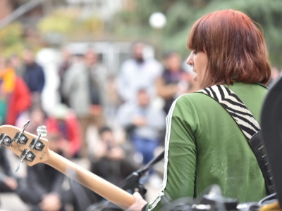 "Rock en el Playón" cambia de escenario y llena de música Plaza Rocha este fin de semana