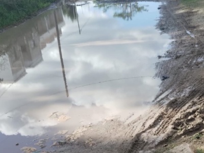 Vecinos del barrio San Carlos exigen respuestas tras años de abandono: no hay asfalto y viven entre ratas y pozos