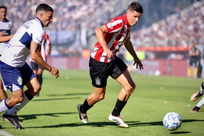 Gimnasia dejó escapar el clásico ante Estudiantes