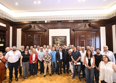 Se mantiene abierta la paritaria en Provincia y convocar&aacute;n a los gremios a una nueva reuni&oacute;n en enero 2026