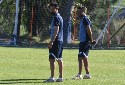 Jugó en el Lobo, estuvieron distanciados y trabajaron juntos: "Domínguez es uno de los técnicos más importantes de Argentina"