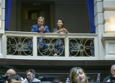 Con una cita de Máximo Kirchner y elogios a Mayra Mendoza, los intendentes del sur podrán endeudarse para obras hidráulicas