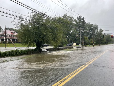 Nueva York en estado de emergencia por fuertes lluvias e inundaciones históricas