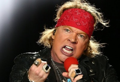 Axl Rose furioso por el uso de drones durante los shows de Guns N' Roses