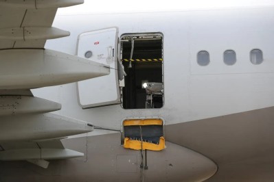 Terror en Corea del Sur: un pasajero abrió la puerta del avión en pleno vuelo