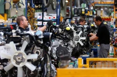 Según el INDEC la economía creció un 5,7% anual y en febrero tuvo un crecimiento mensual del 0,8%