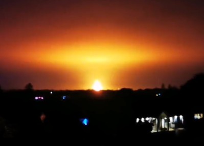 Pánico en Reino Unido por una impresionante explosión que iluminó el cielo de Oxford