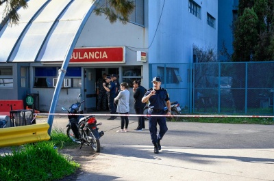 "Sangre por todos lados": así fue la feroz balacera con fierros, palos y hachas en la guardia del San Roque de Gonnet