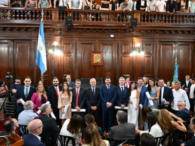 Julio Alak encabezó la jura de los concejales electos en La Plata